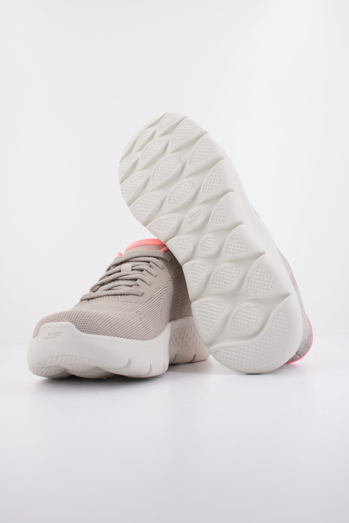 SKECHERS GO WALK FLEX SAFIYA en color BEIS (5)