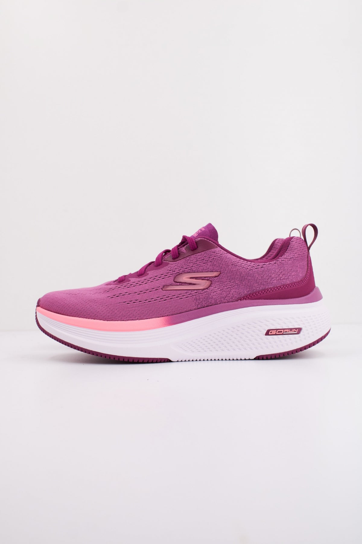 SKECHERS GO RUN ELEVATE . en color VIOLETA (1)