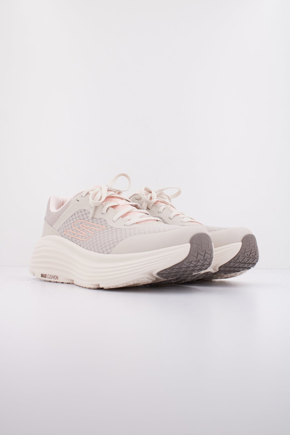 SKECHERS MAX CUSHIONING ENDEA en color BEIS (2)