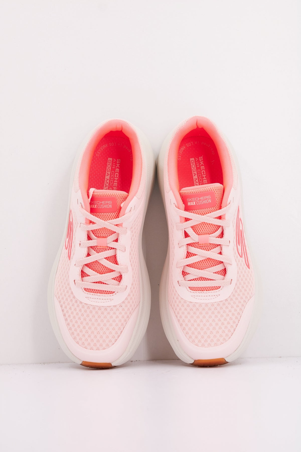 SKECHERS MAX CUSHIONING ENDEA en color ROSA (3)