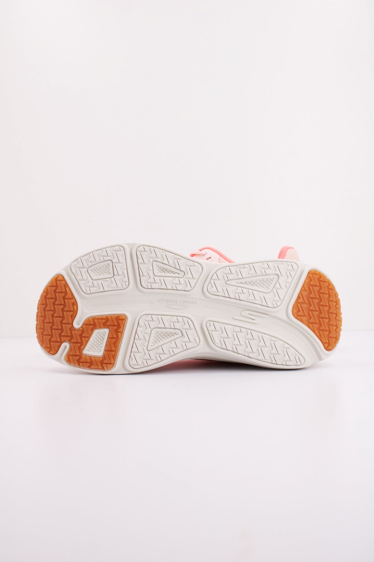 SKECHERS MAX CUSHIONING ENDEA en color ROSA (5)