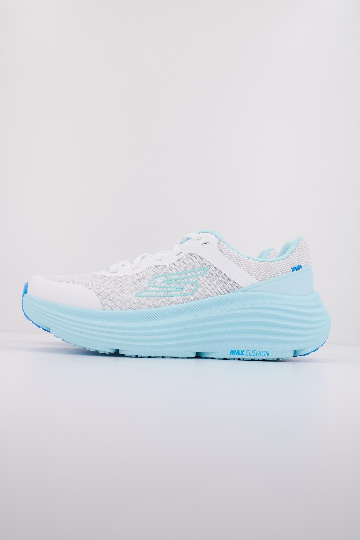 SKECHERS MAX CUSHIONING ENDEAVOUR en color BLANCO (1)