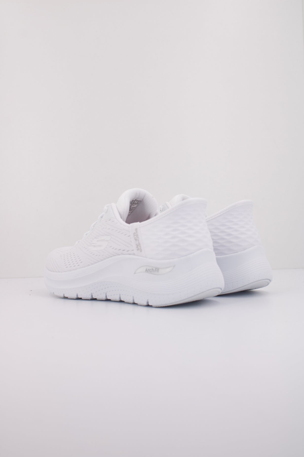 SKECHERS ARCH FIT . SLIP-INS en color BLANCO (4)