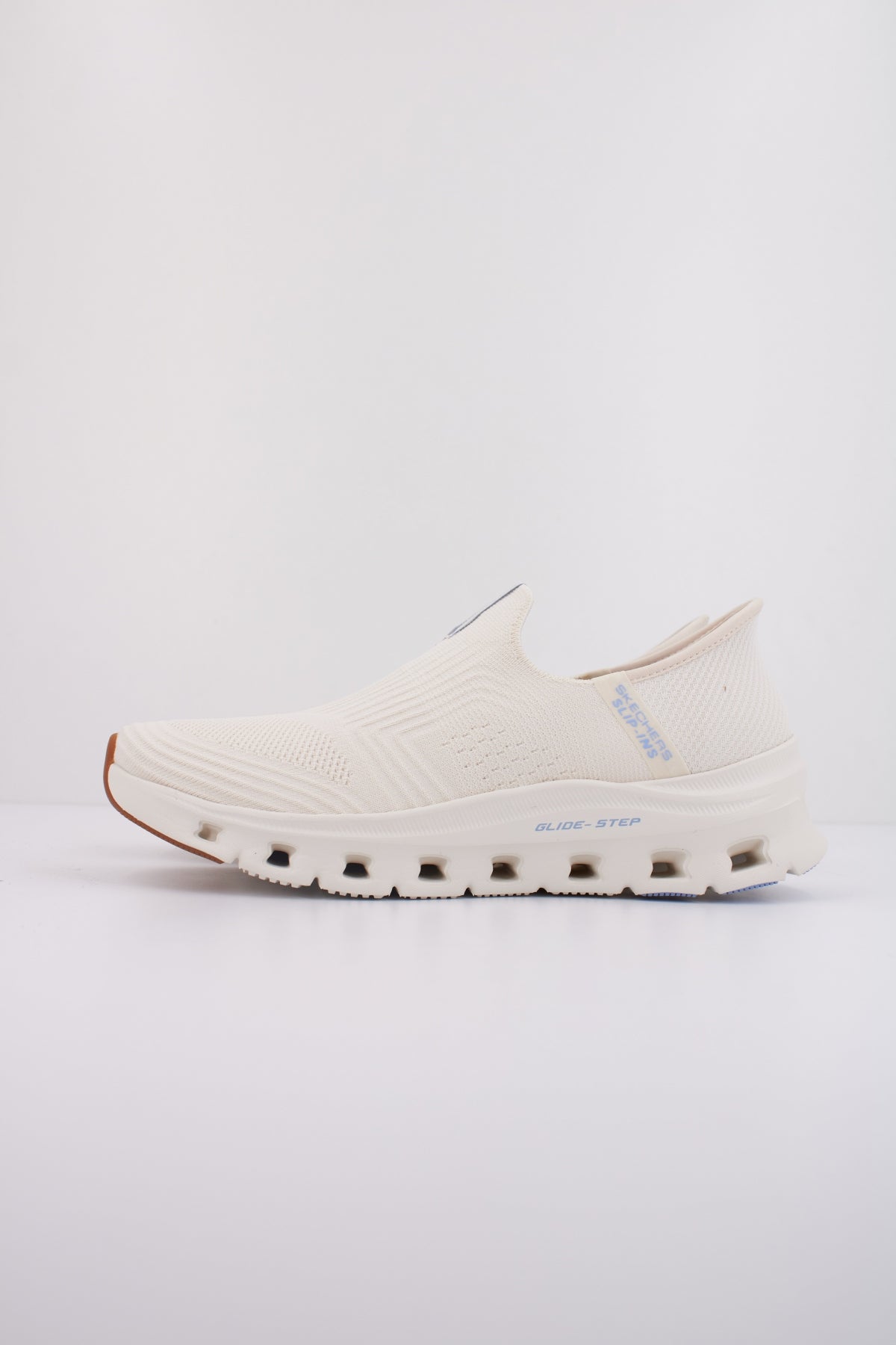 SKECHERS GLIDE STEP PRO SLIP-INS en color BEIS (1)