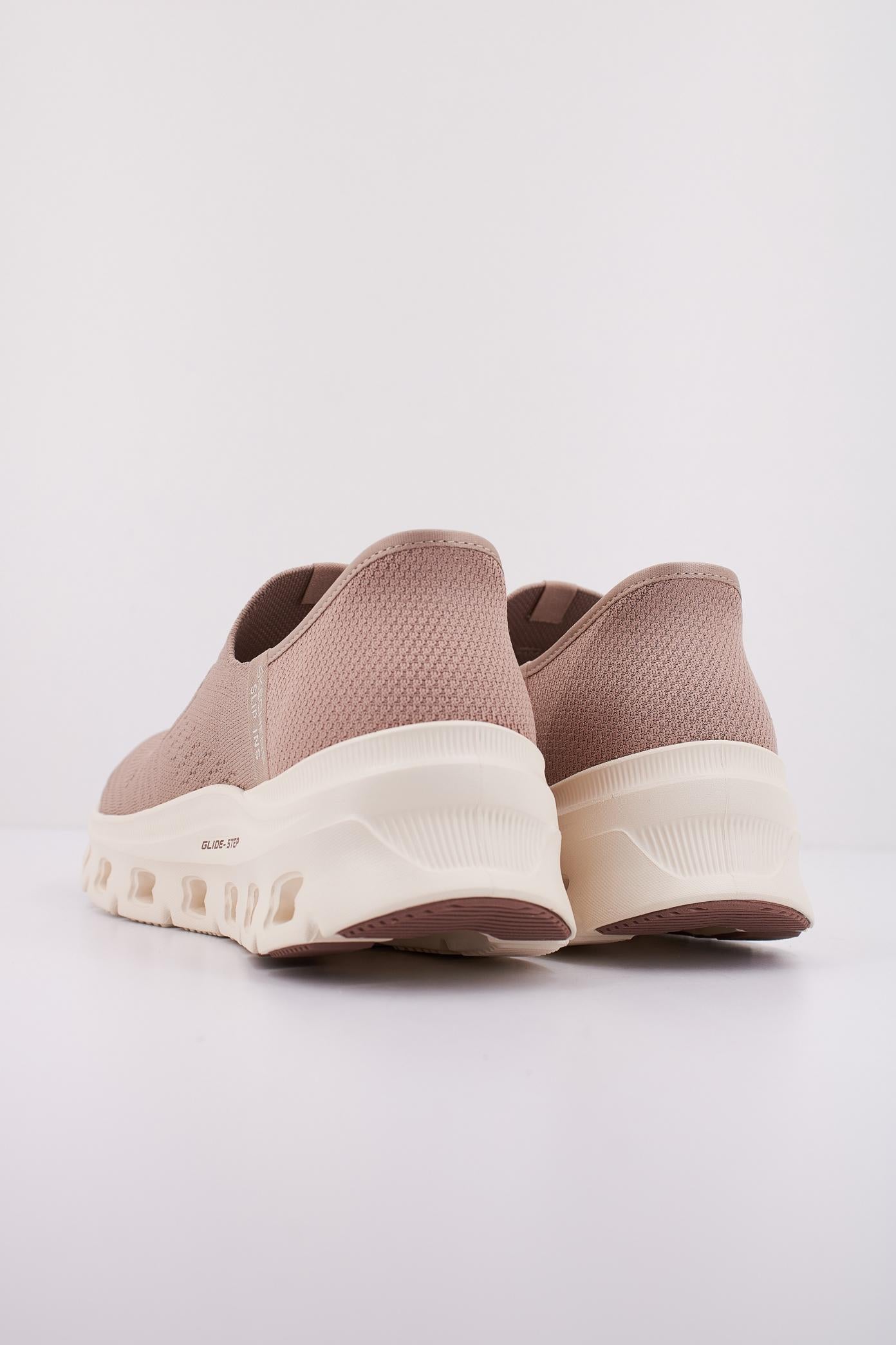SKECHERS GLIDE STEP PRO SLIP-INS en color MARRON CLARO (4)