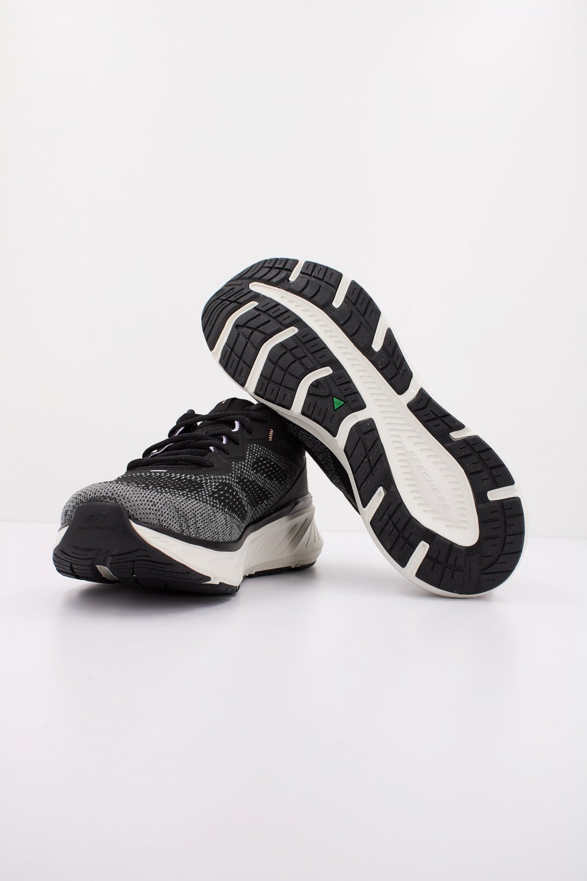SKECHERS EDGERIDE en color NEGRO (5)