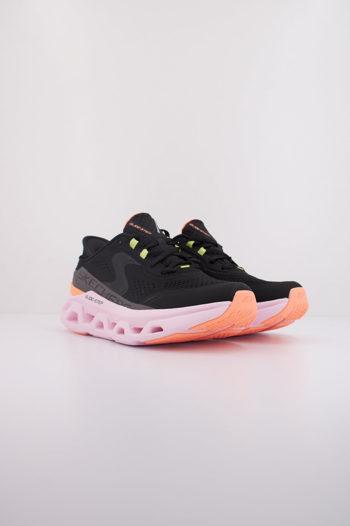 SKECHERS S en color NEGRO (2)