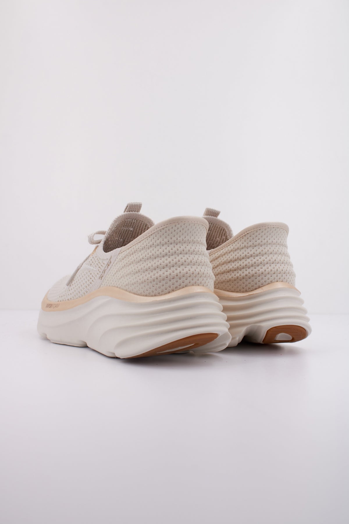 SKECHERS SLIP-INS D'LUX VAPOR EVENING en color BEIS (4)