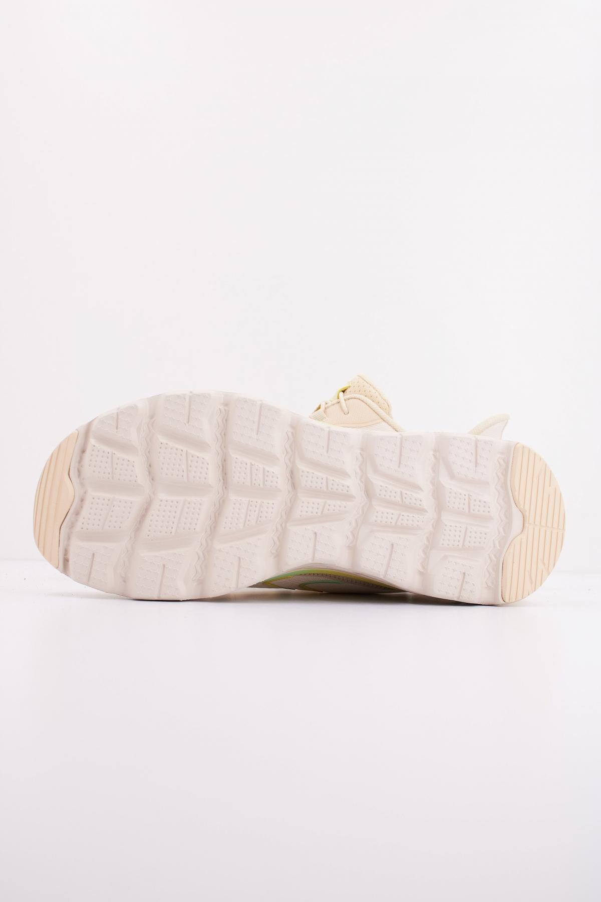 SKECHERS GLIDE STEP SOLE en color BEIS (5)