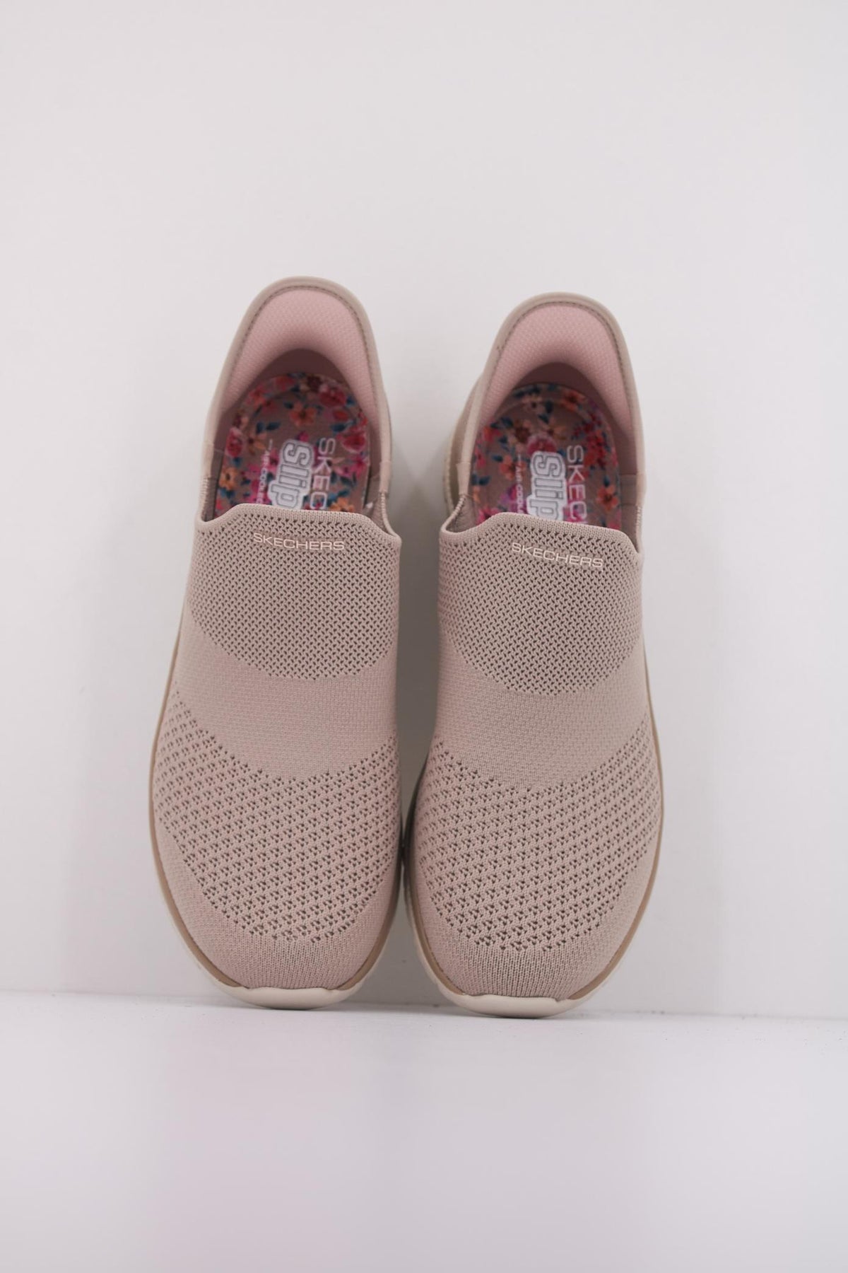 SKECHERS SLIP-INS VIRTUE - SLEEK en color MARRON CLARO (3)