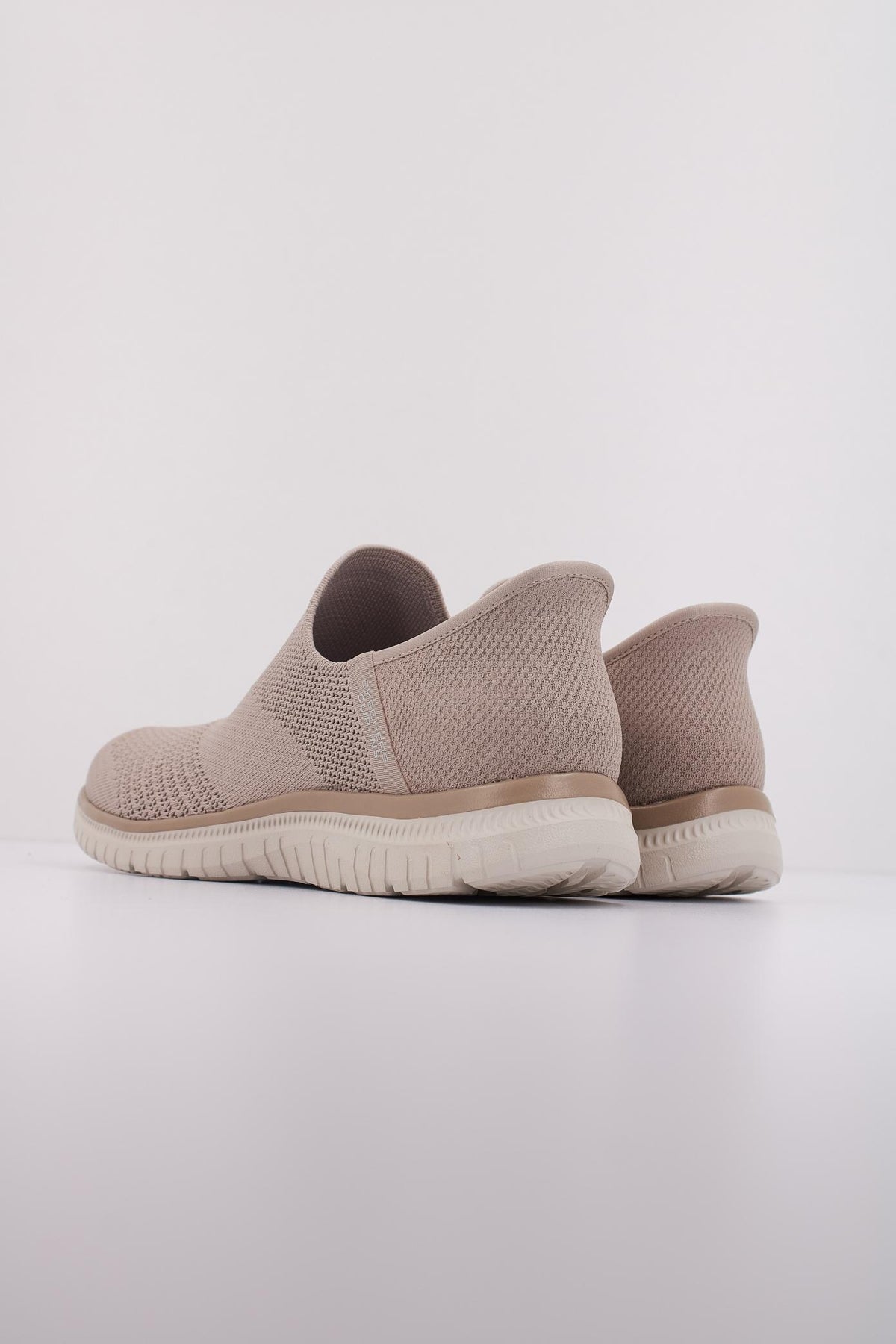 SKECHERS SLIP-INS VIRTUE - SLEEK en color MARRON CLARO (4)