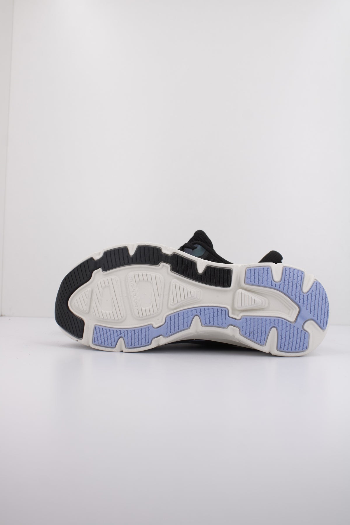 SKECHERS D'LUX WALKER . en color NEGRO (5)