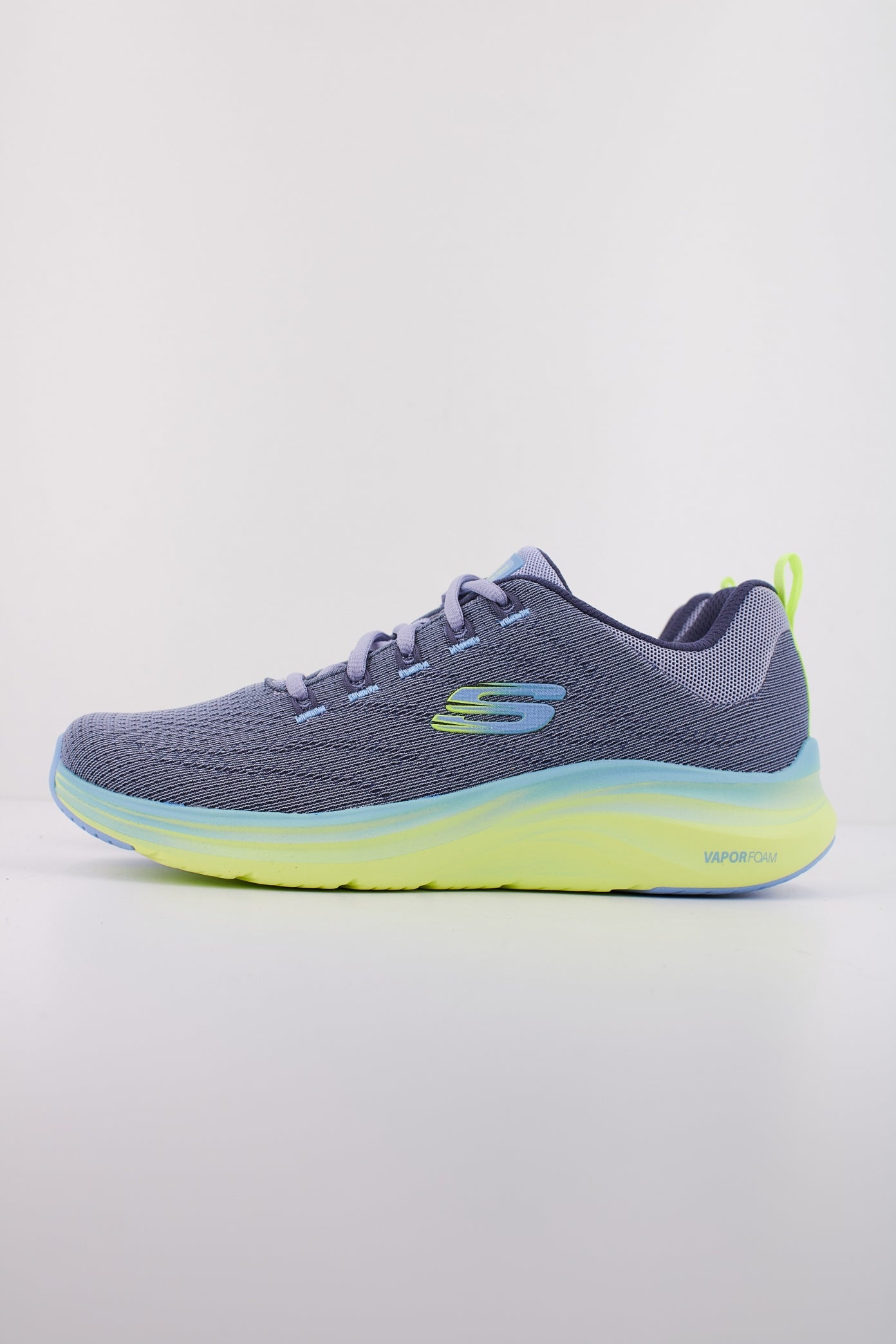 SKECHERS VAPOR FOAM en color VIOLETA (1)