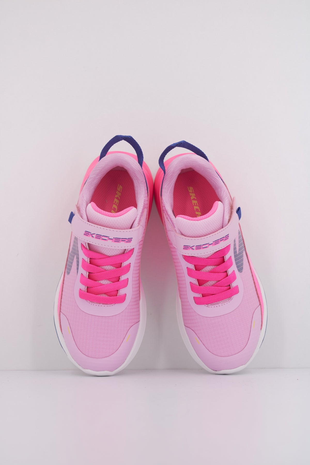 SKECHERS WAVE en color ROSA (3)