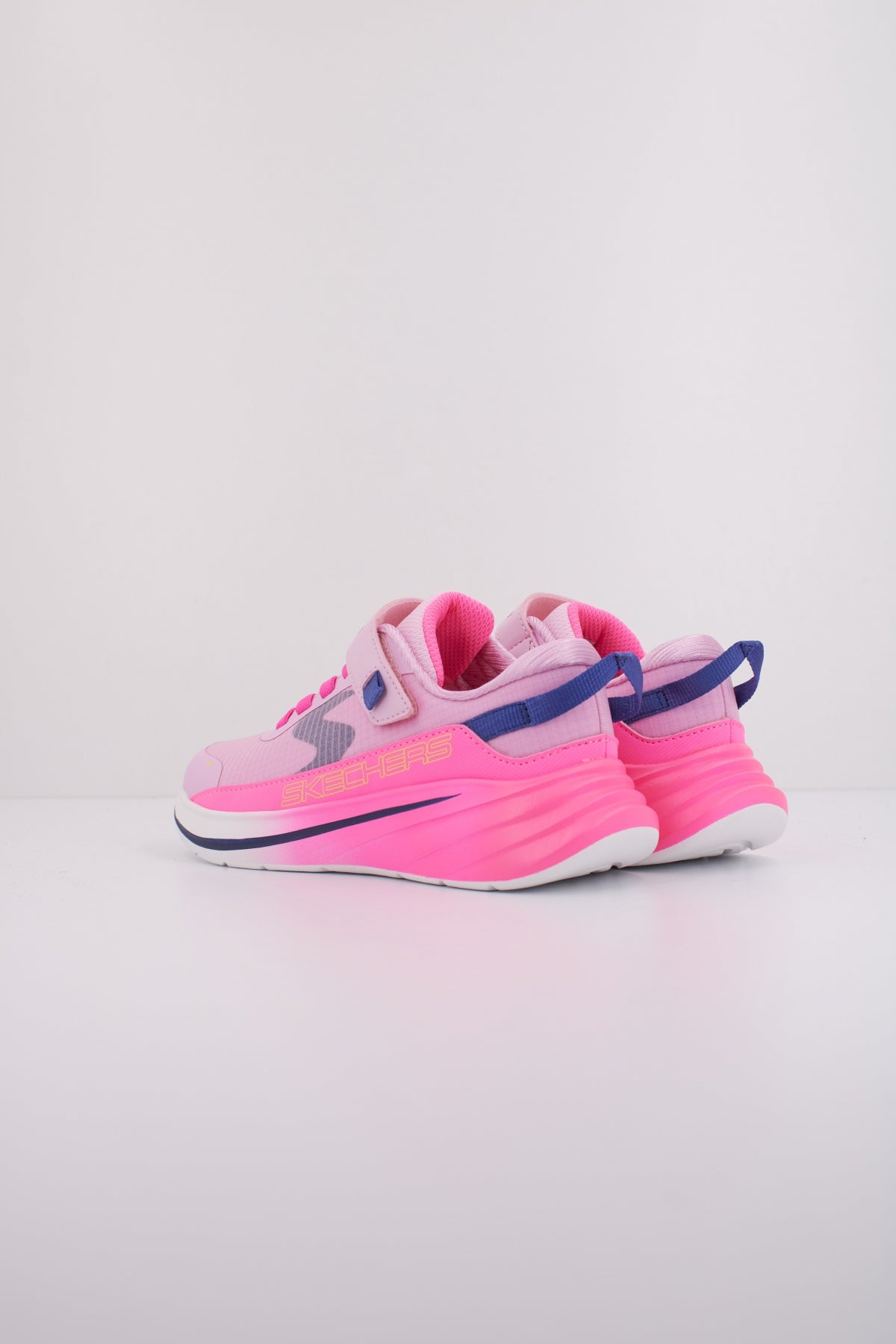 SKECHERS WAVE en color ROSA (4)