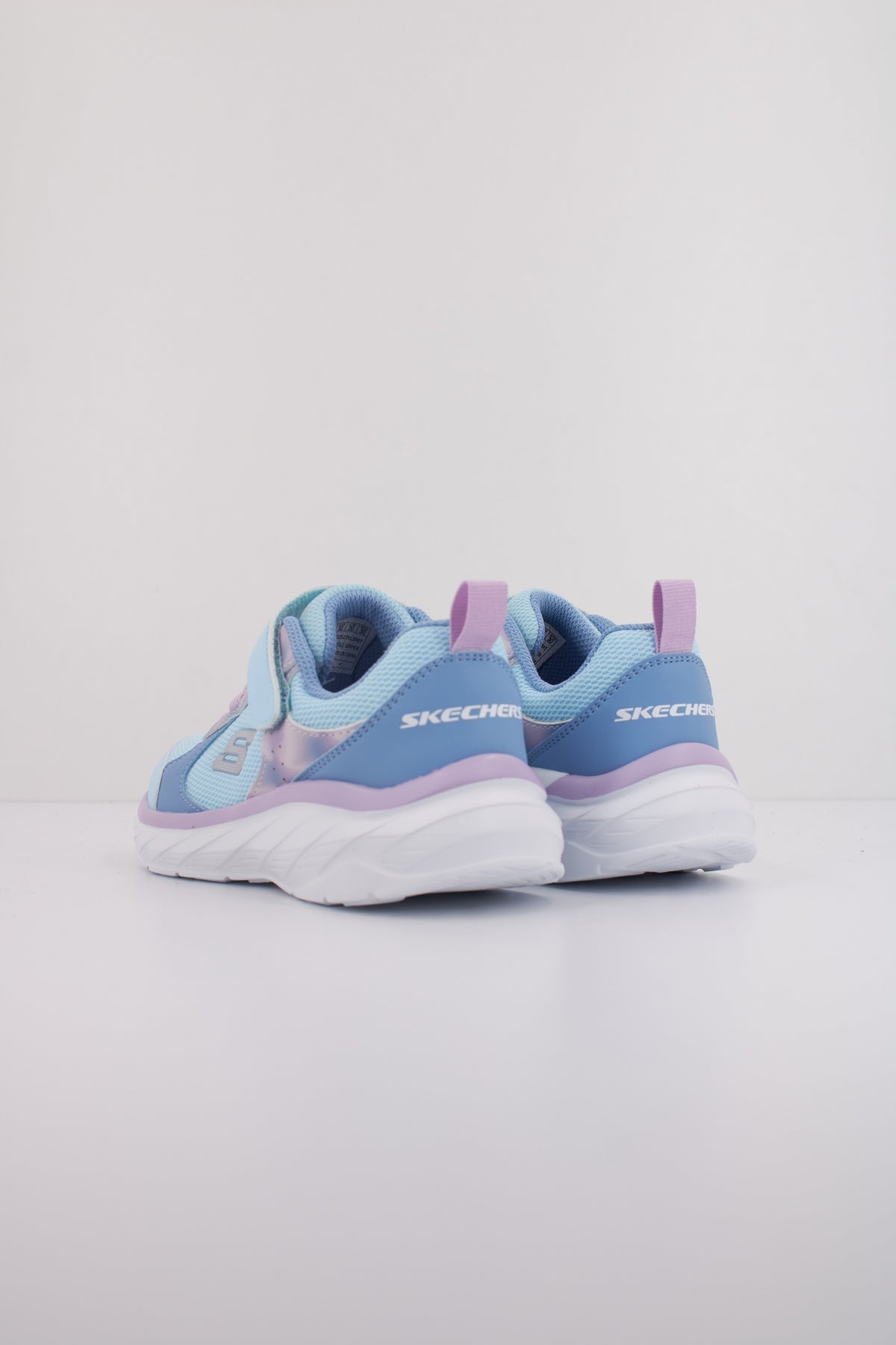 SKECHERS BOUNDLESS en color AZUL (4)