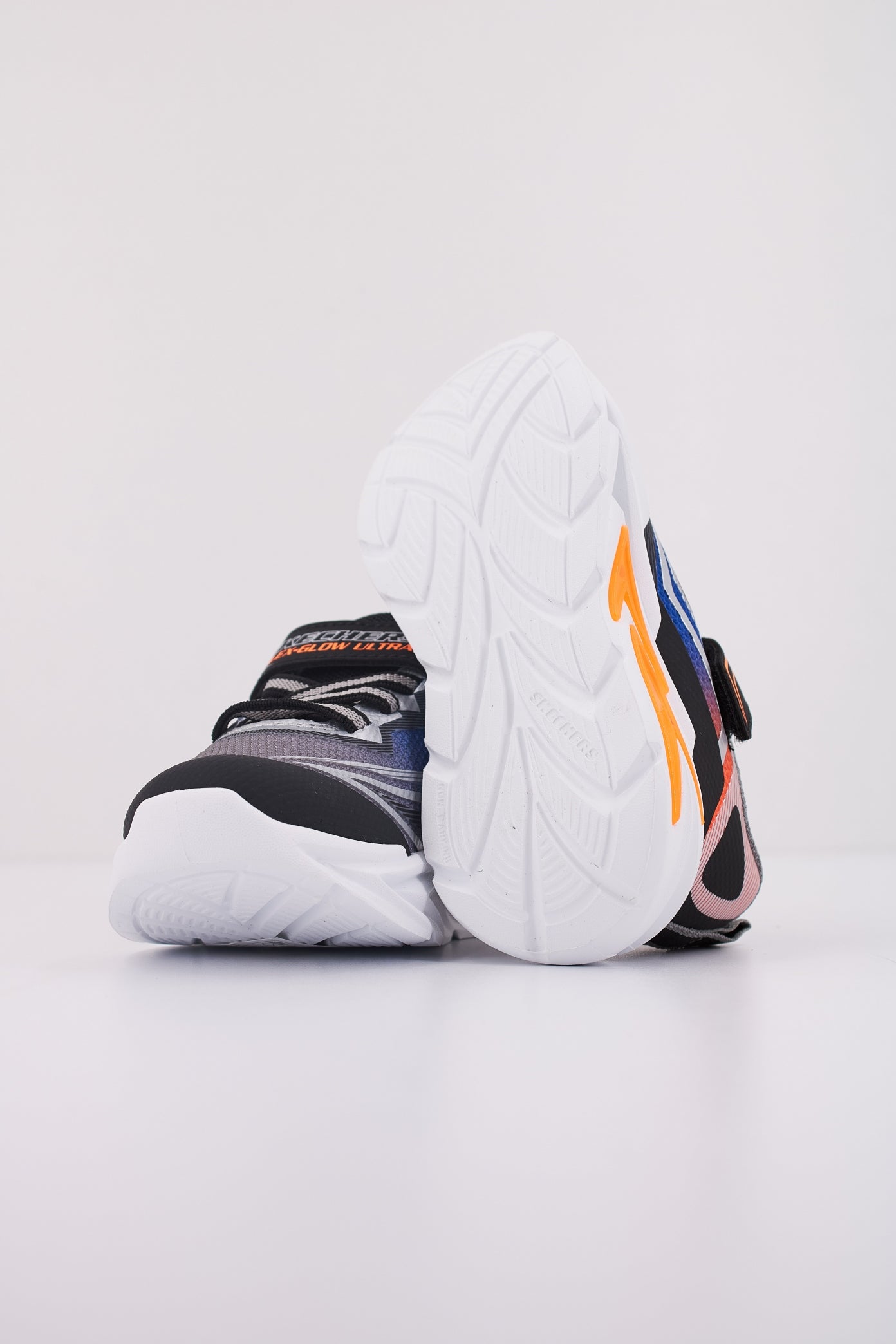 SKECHERS FLEX-GLOW ULTRA en color NEGRO (5)