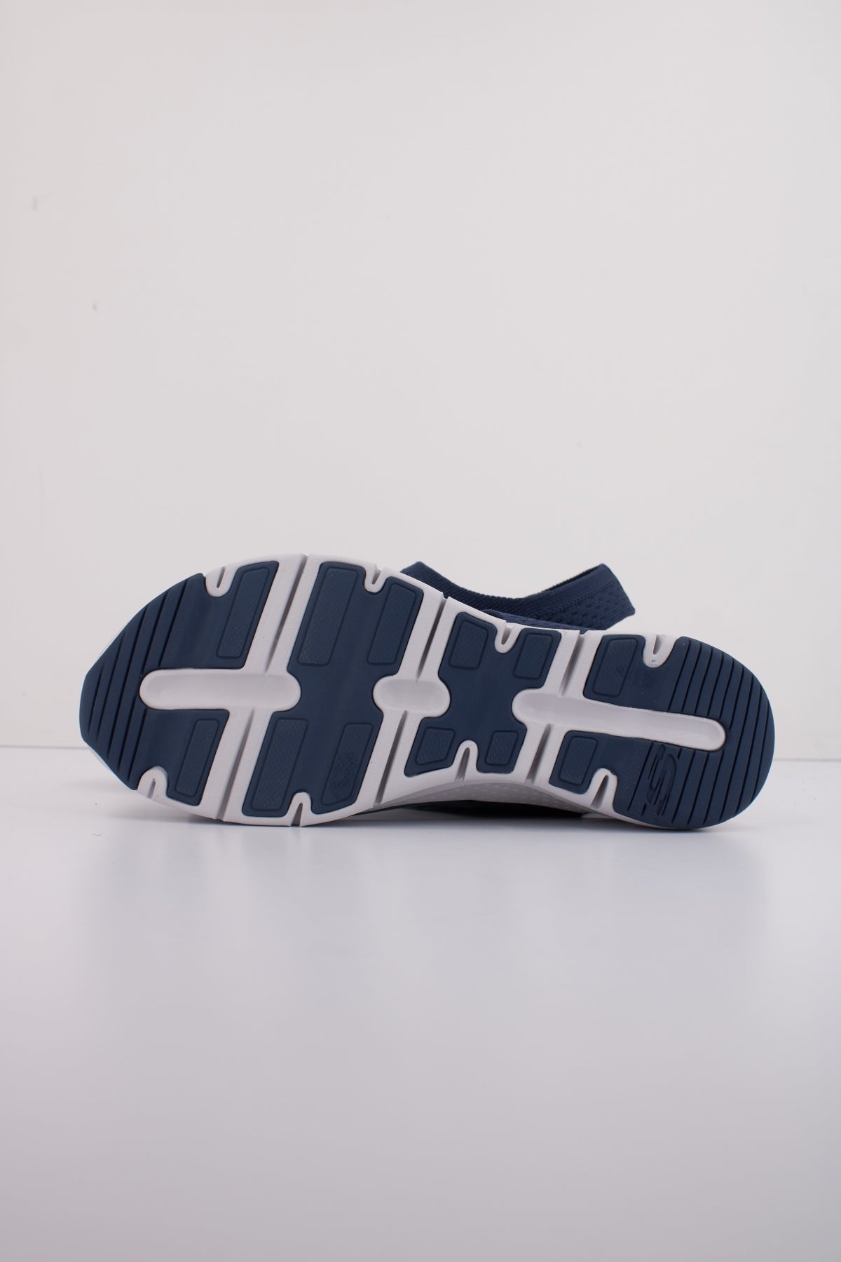 SKECHERS ARCH FIT en color AZUL (5)