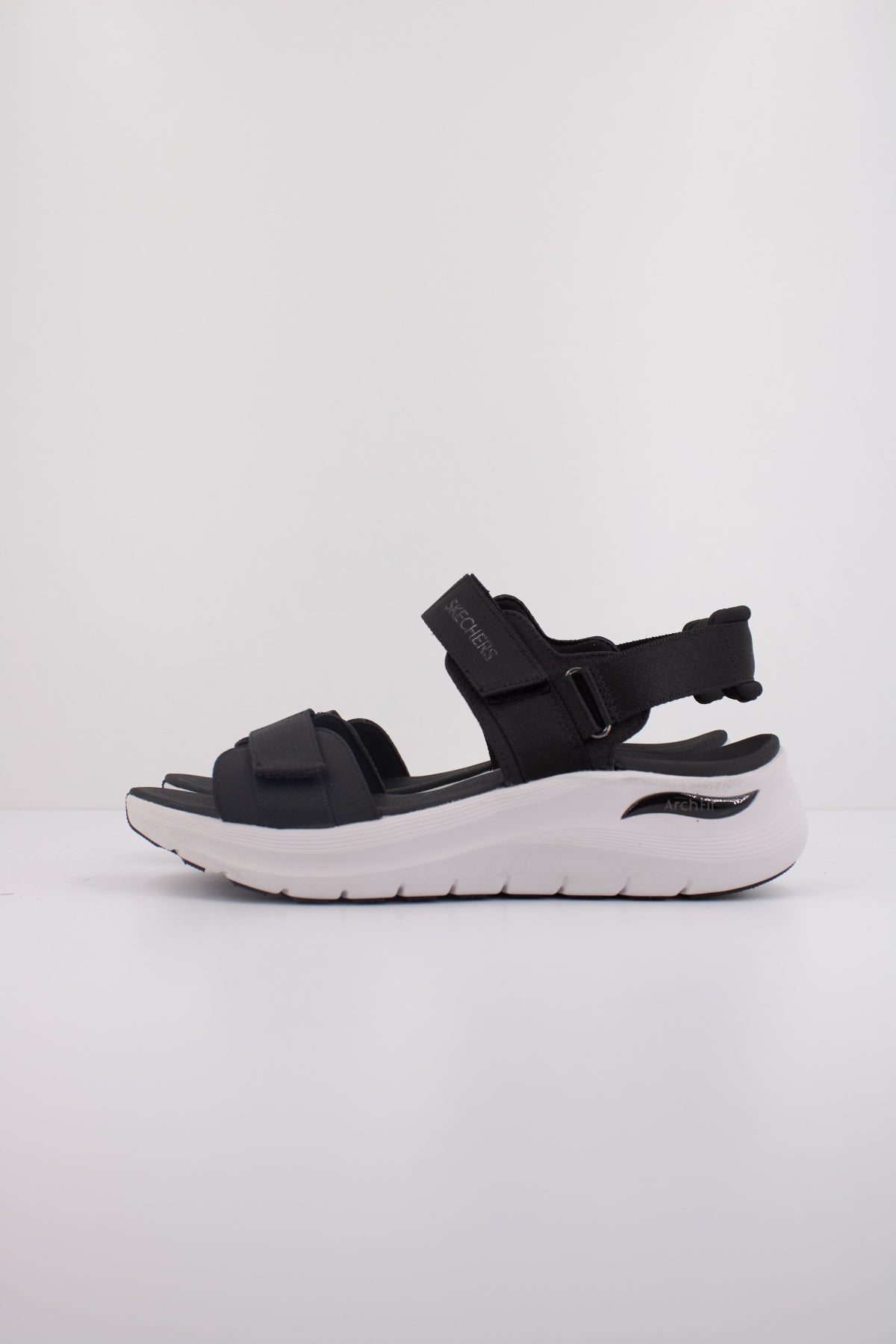 SKECHERS ARCH FIT . en color NEGRO (1)