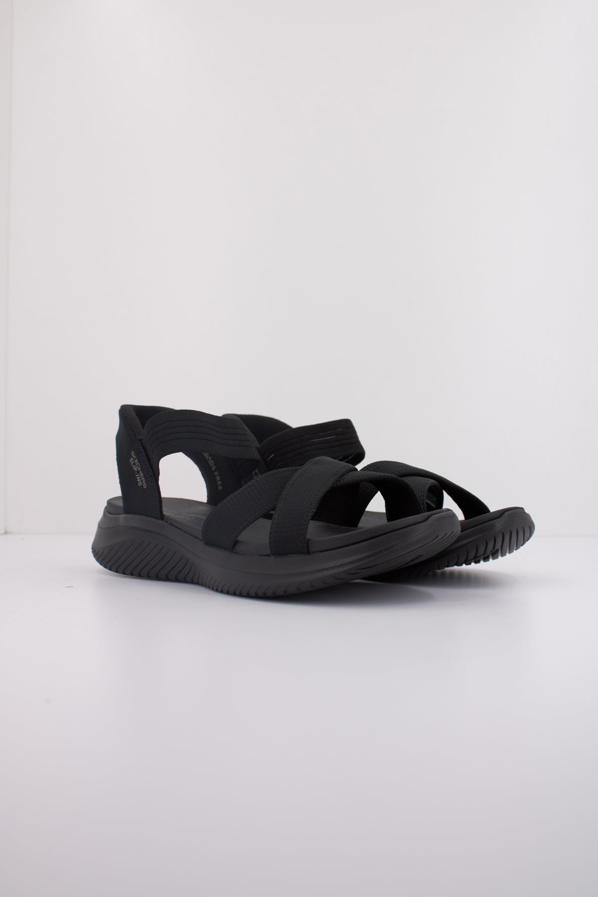 SKECHERS ULTRA FLEX . SANDAL NEV en color NEGRO (2)