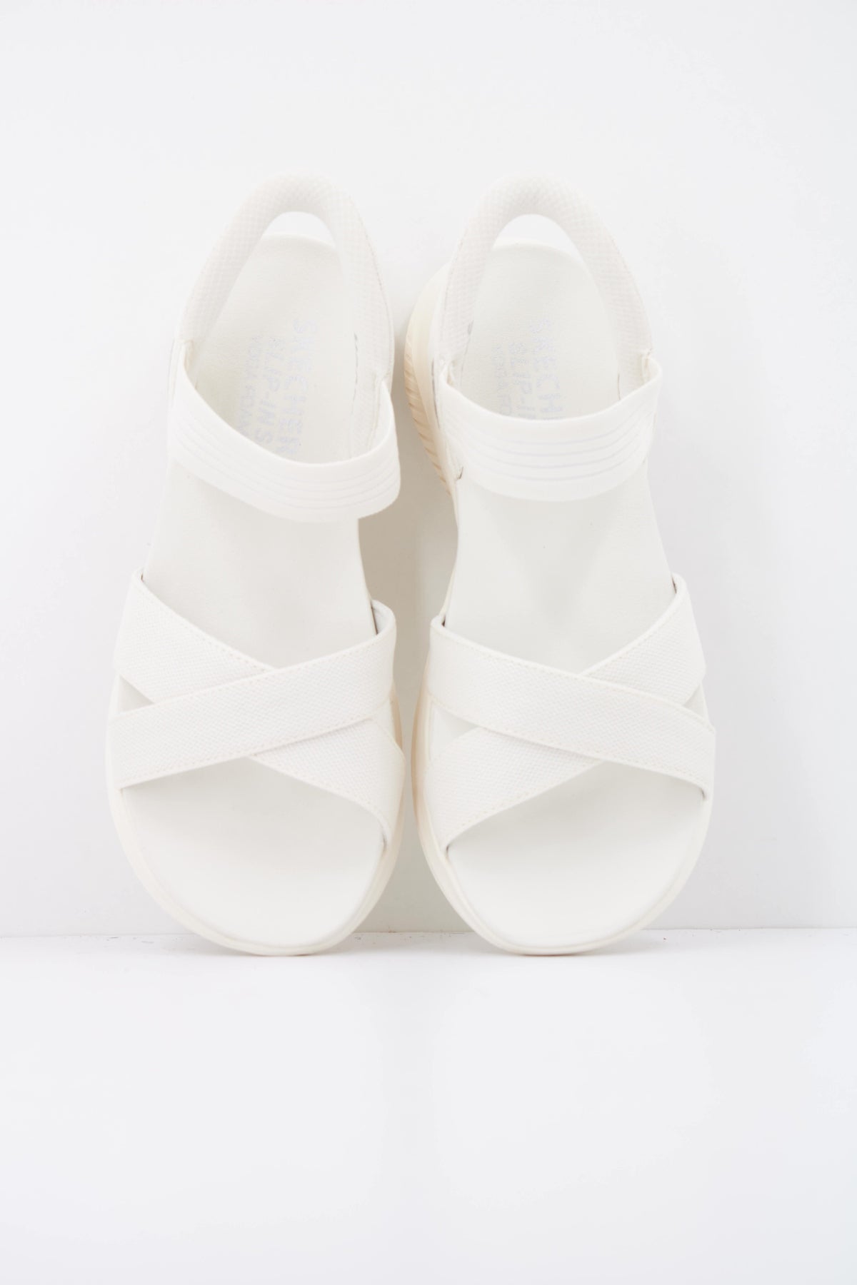 SKECHERS ULTRA FLEX . SANDAL NEV en color BLANCO (3)