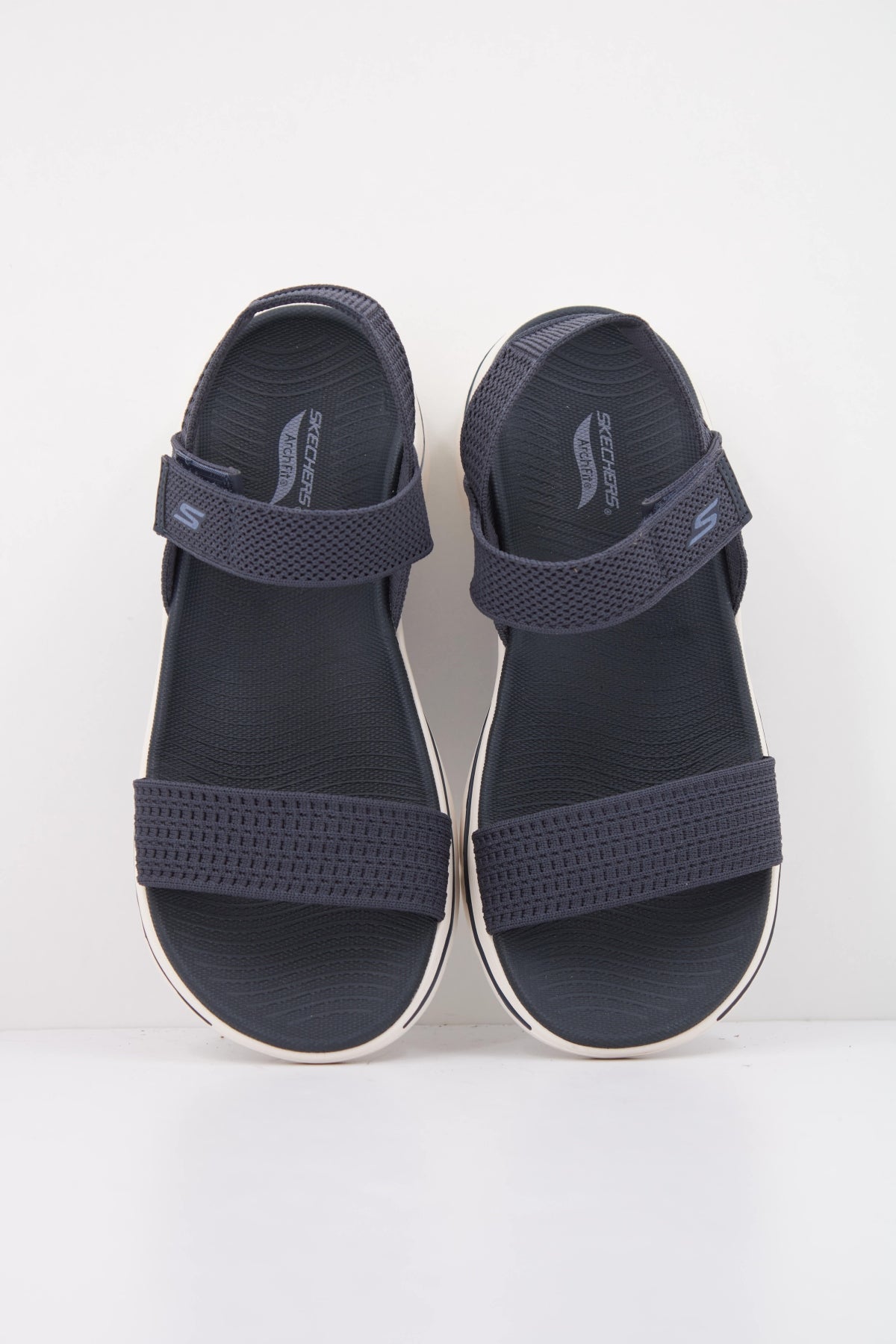 SKECHERS GO WALK ARCH FIT . en color AZUL (3)