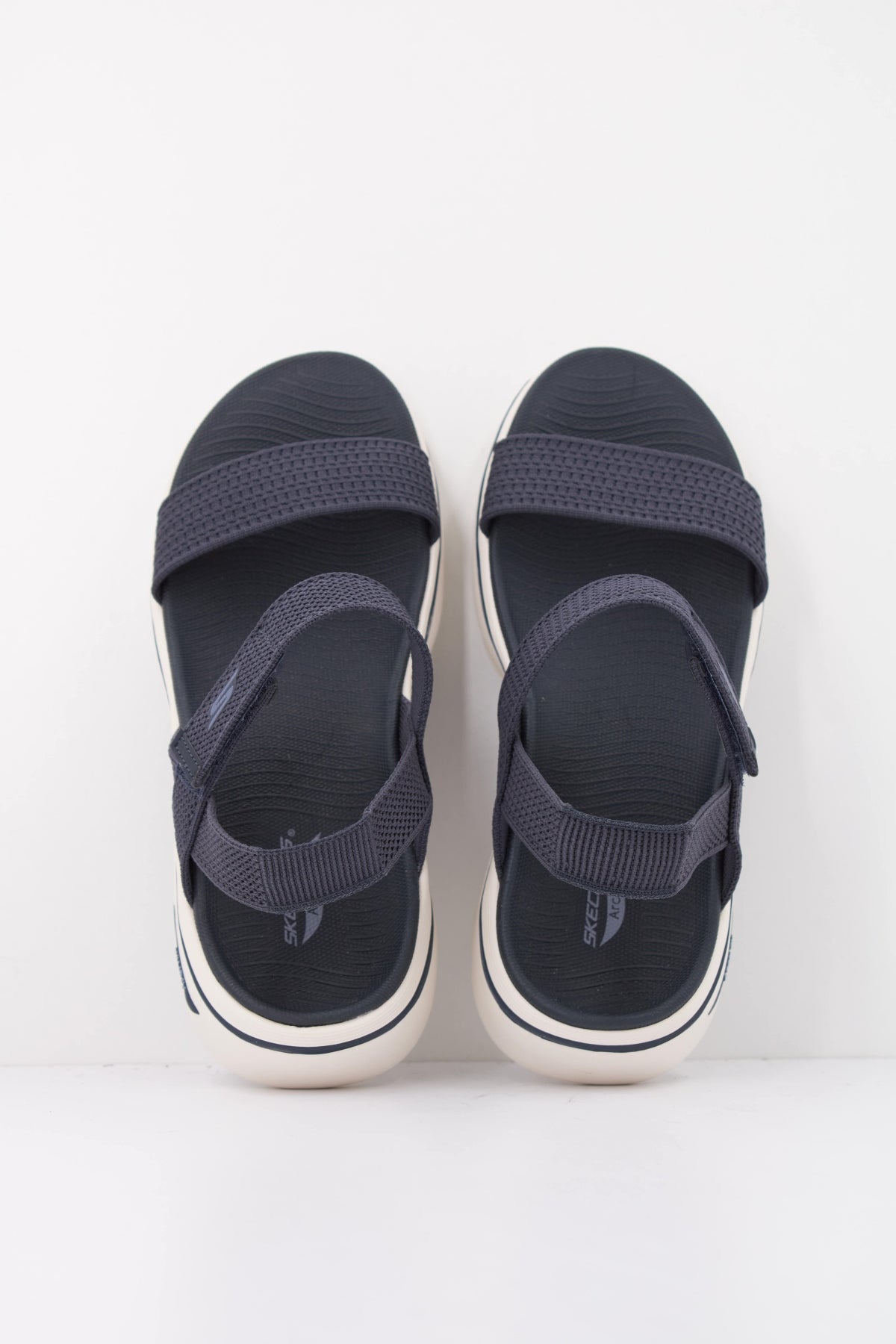 SKECHERS GO WALK ARCH FIT . en color AZUL (3)