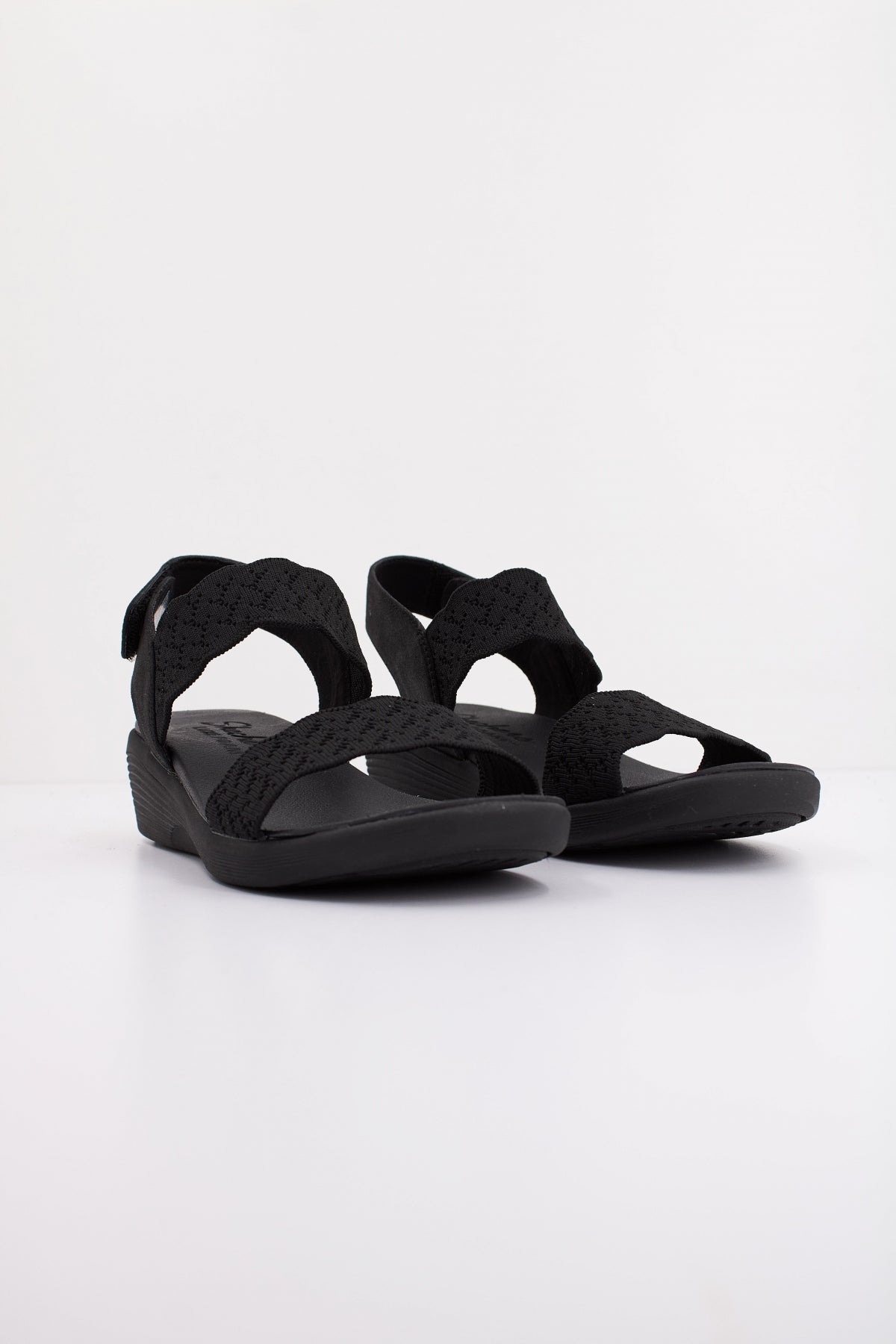 SKECHERS ARYA en color NEGRO (2)