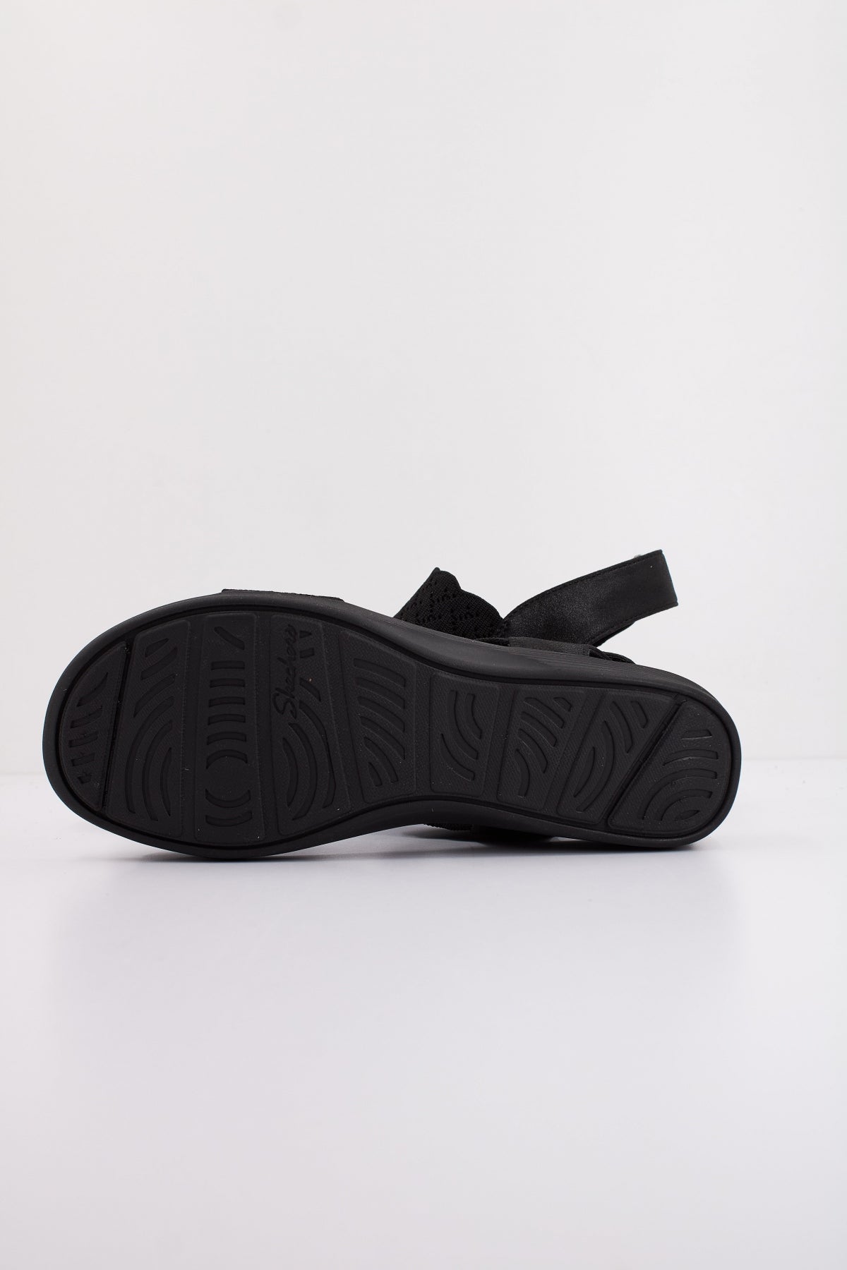 SKECHERS ARYA en color NEGRO (5)