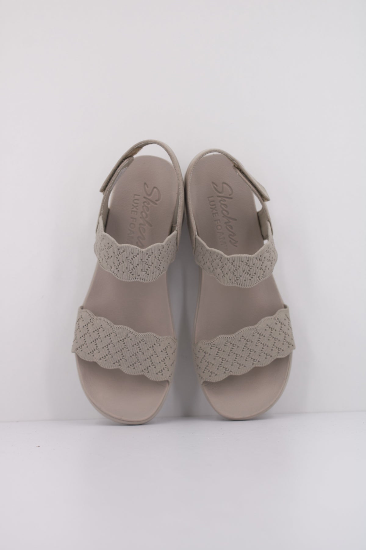 SKECHERS ARYA en color BEIS (3)