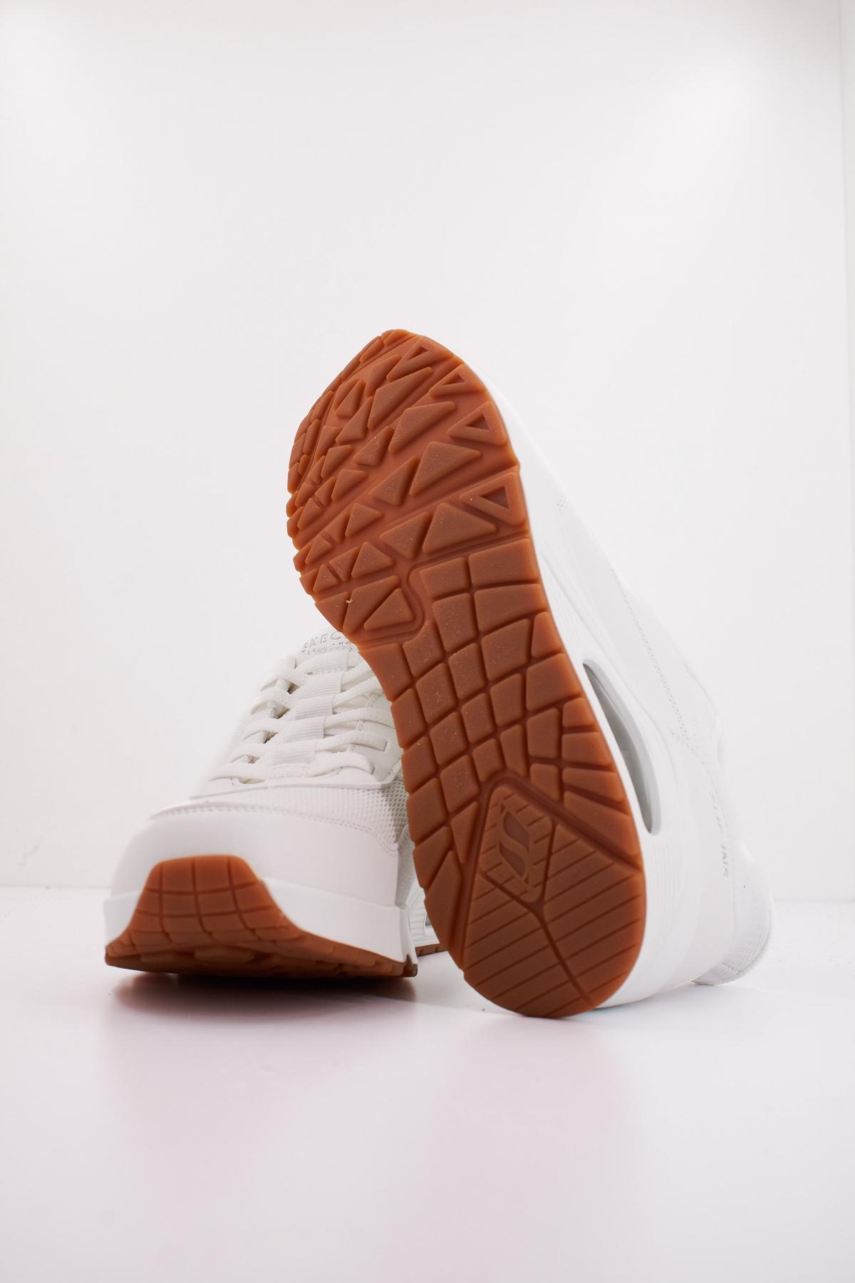 SKECHERS UNO - BANKSIA SLIP-INS en color BLANCO (5)