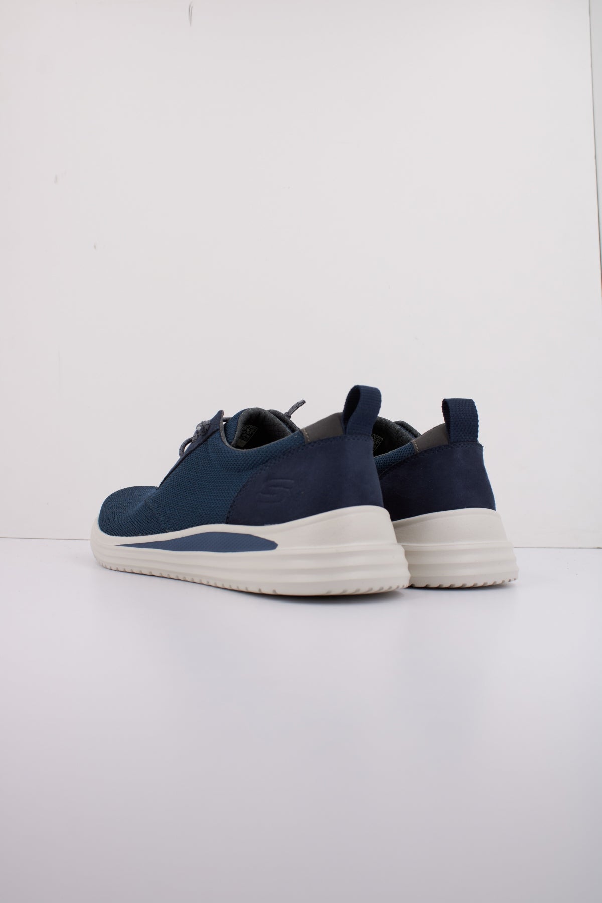 SKECHERS PROVEN en color AZUL (4)