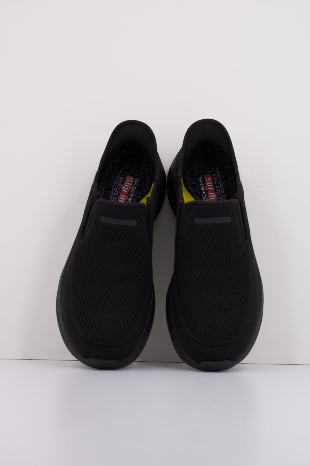 SKECHERS SLIP-INS SLADE en color NEGRO (3)