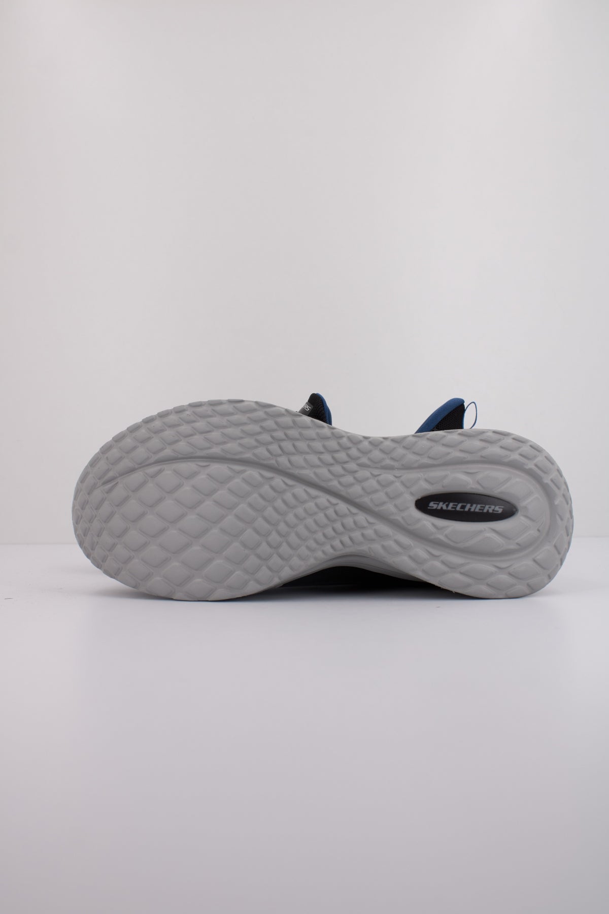 SKECHERS ARCH FIT ORVAN en color NEGRO (5)