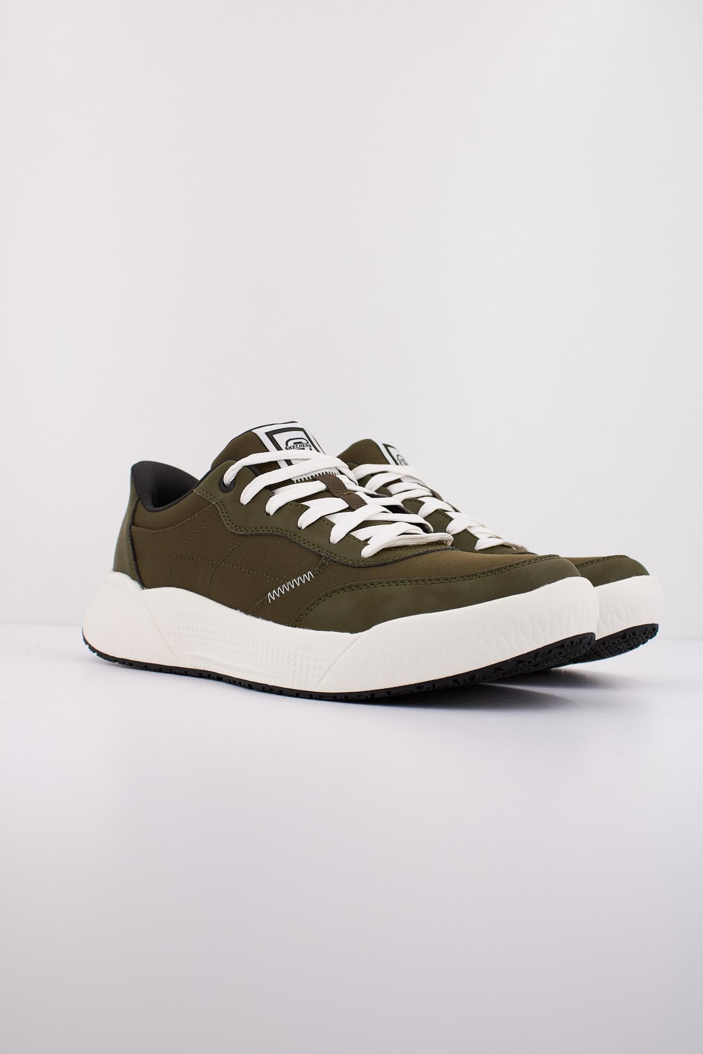 SKECHERS CYRUS SLIP-INS en color VERDE (2)