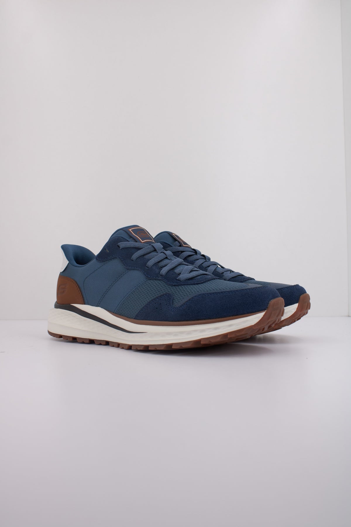 SKECHERS SLIP-INS SLADE ULTRA-MERCER en color AZUL (2)