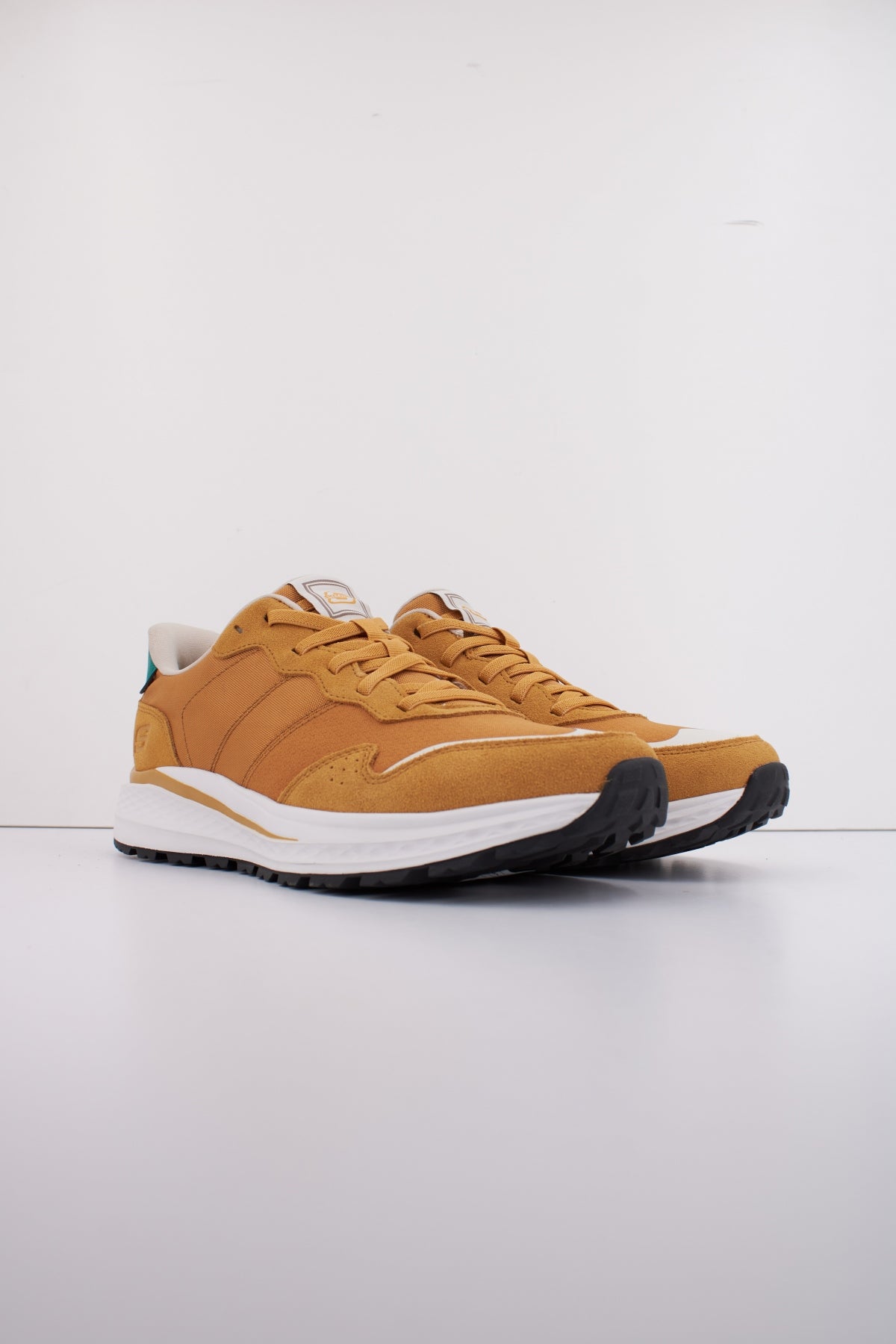 SKECHERS SLIP-INS SLADE ULTRA-MERCER en color AMARILLO (2)
