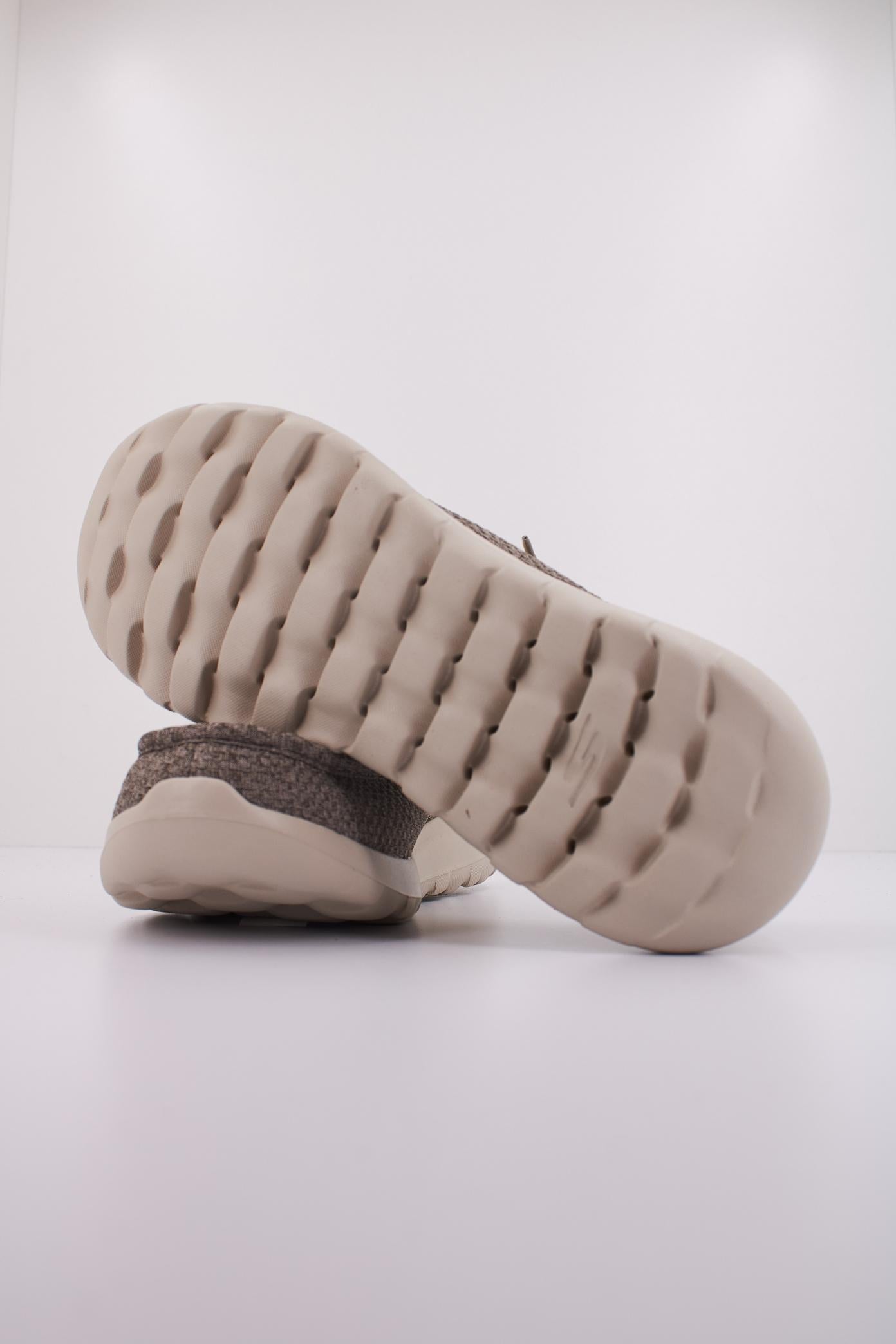 SKECHERS GO WALK FLEX en color GRIS (5)