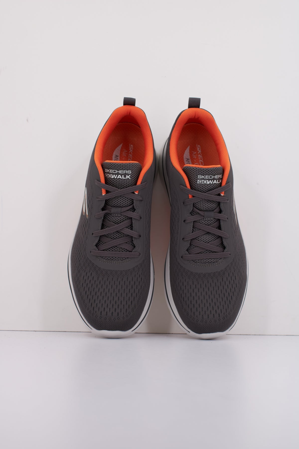 SKECHERS GO WALK ARCH FIT . en color GRIS (4)