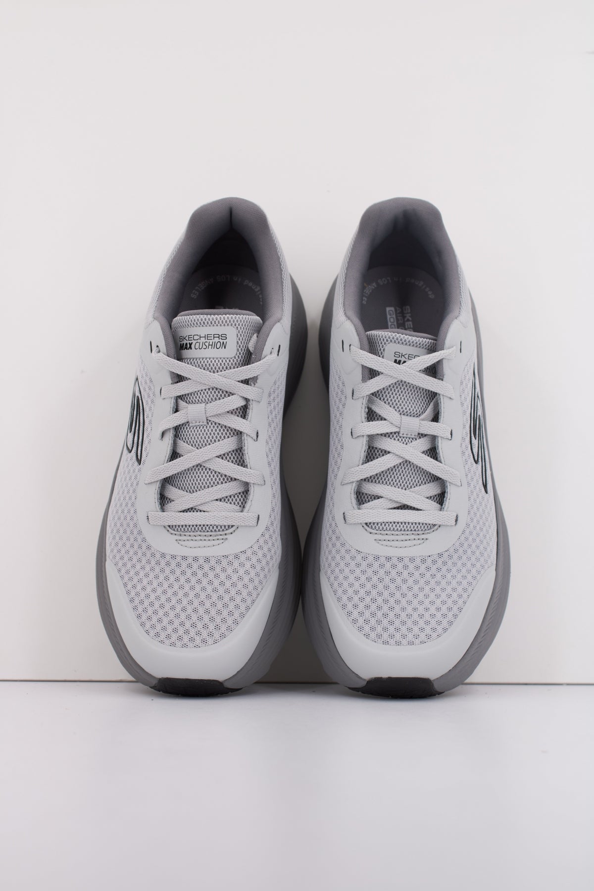 SKECHERS MAX CUSHIONING END en color GRIS (3)