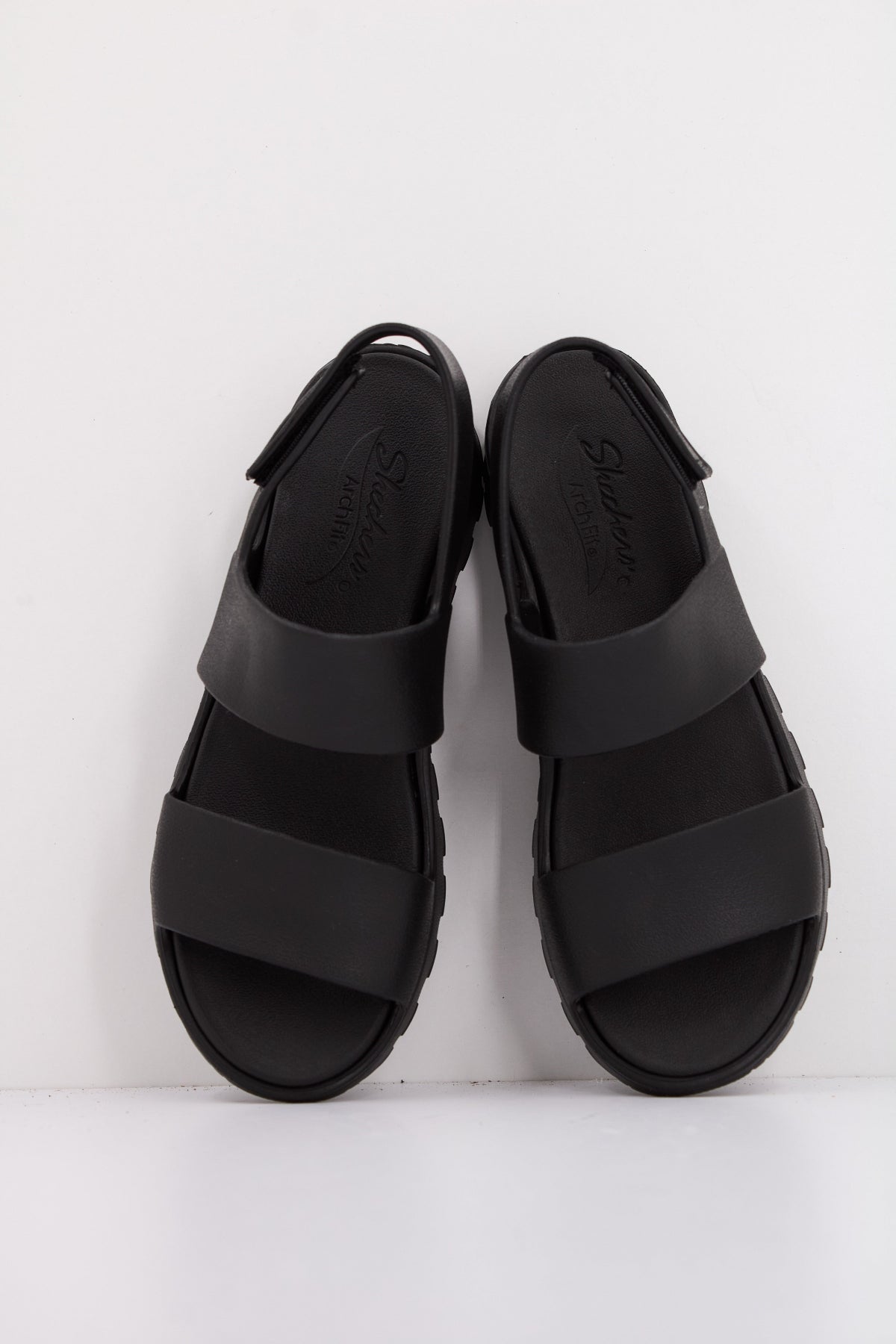 SKECHERS ARCH FIT FOOTSTEPS D en color NEGRO (3)