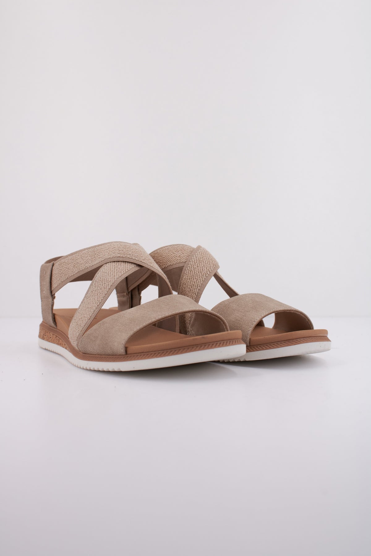 SKECHERS DESERT KISS LOW en color MARRON CLARO (2)