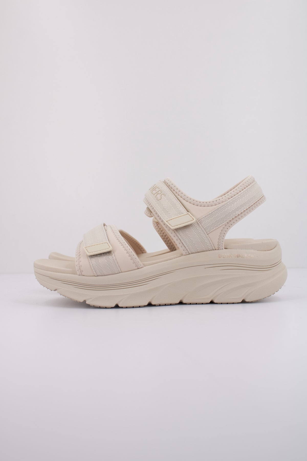SKECHERS D'LUX WALKER ADORE en color BEIS (1)