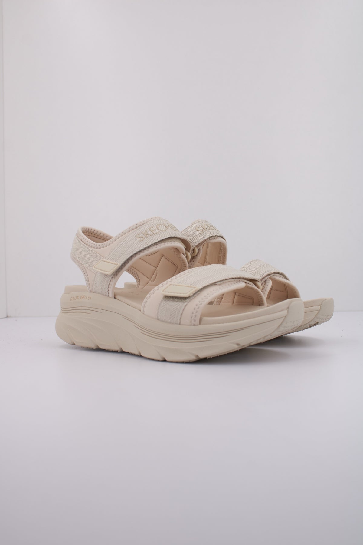 SKECHERS D'LUX WALKER ADORE en color BEIS (2)