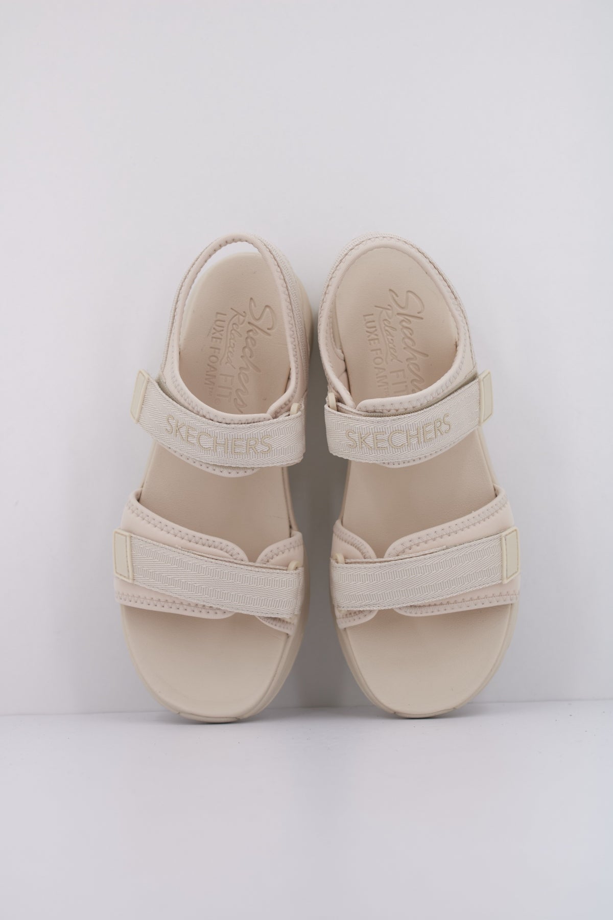 SKECHERS D'LUX WALKER ADORE en color BEIS (3)