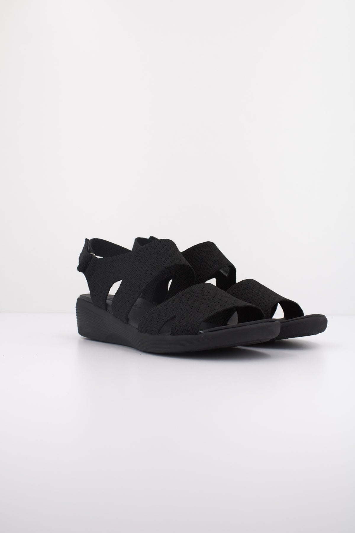 SKECHERS ARYA MODERN MUSE en color NEGRO (2)