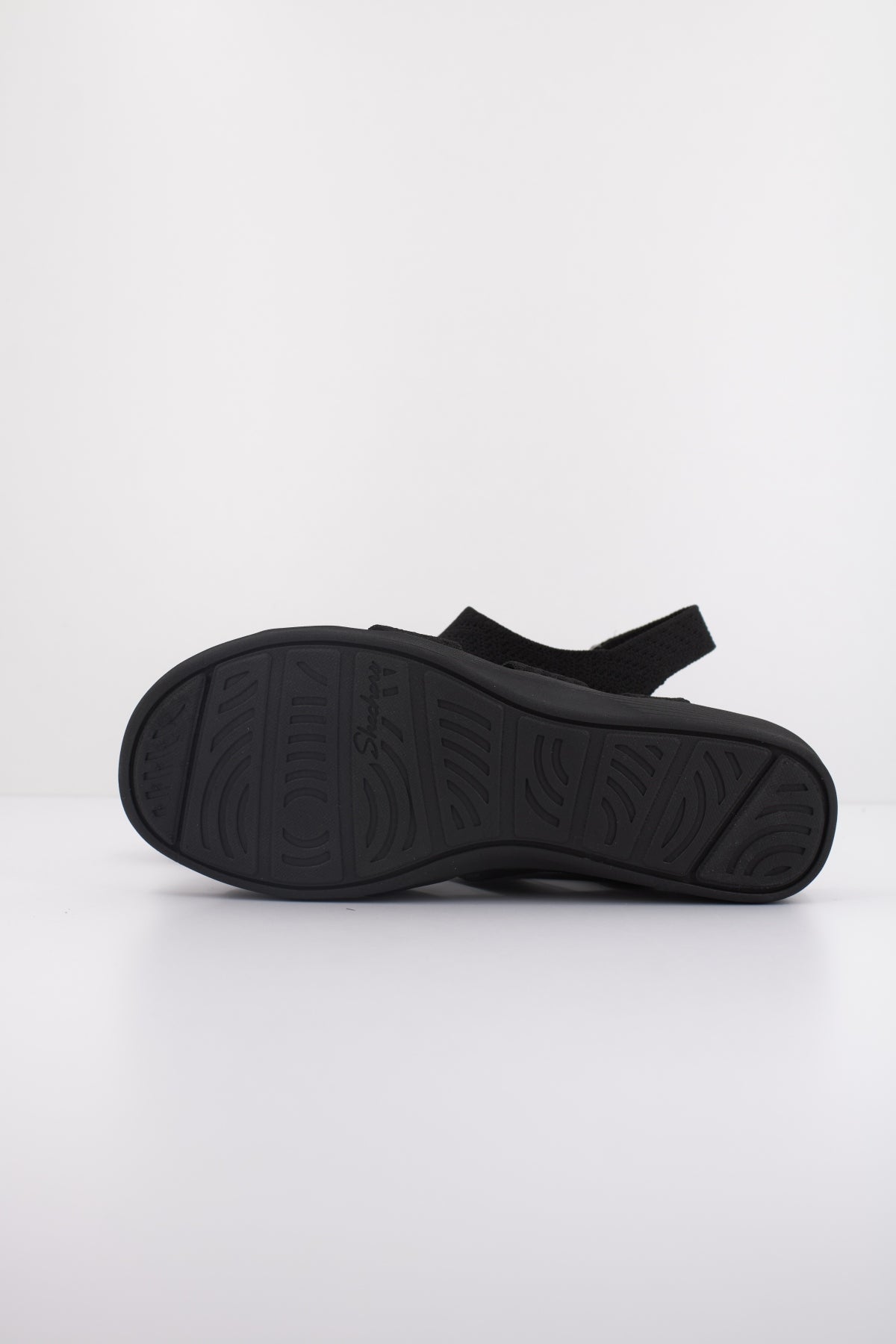 SKECHERS ARYA MODERN MUSE en color NEGRO (5)