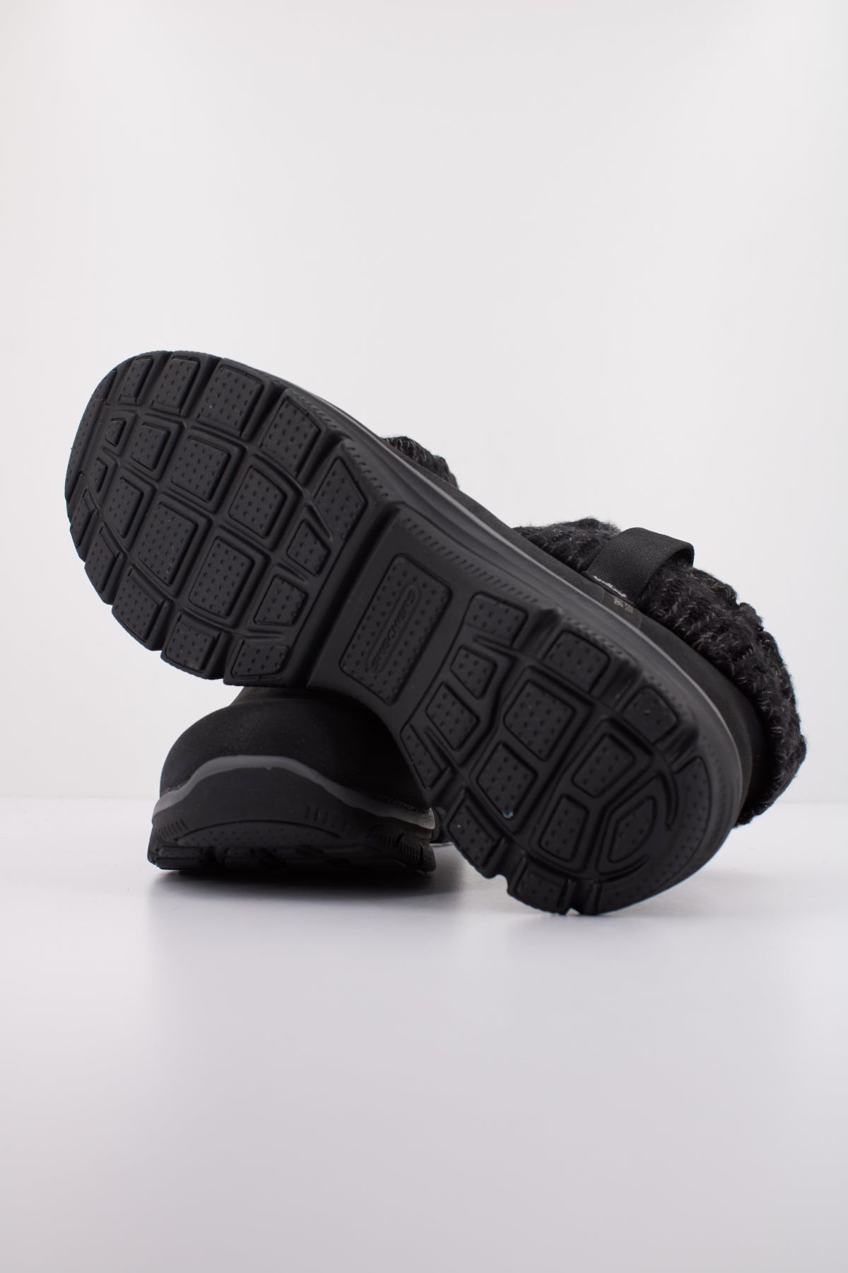 SKECHERS GOING COZY WEATHER  en color NEGRO  (5)