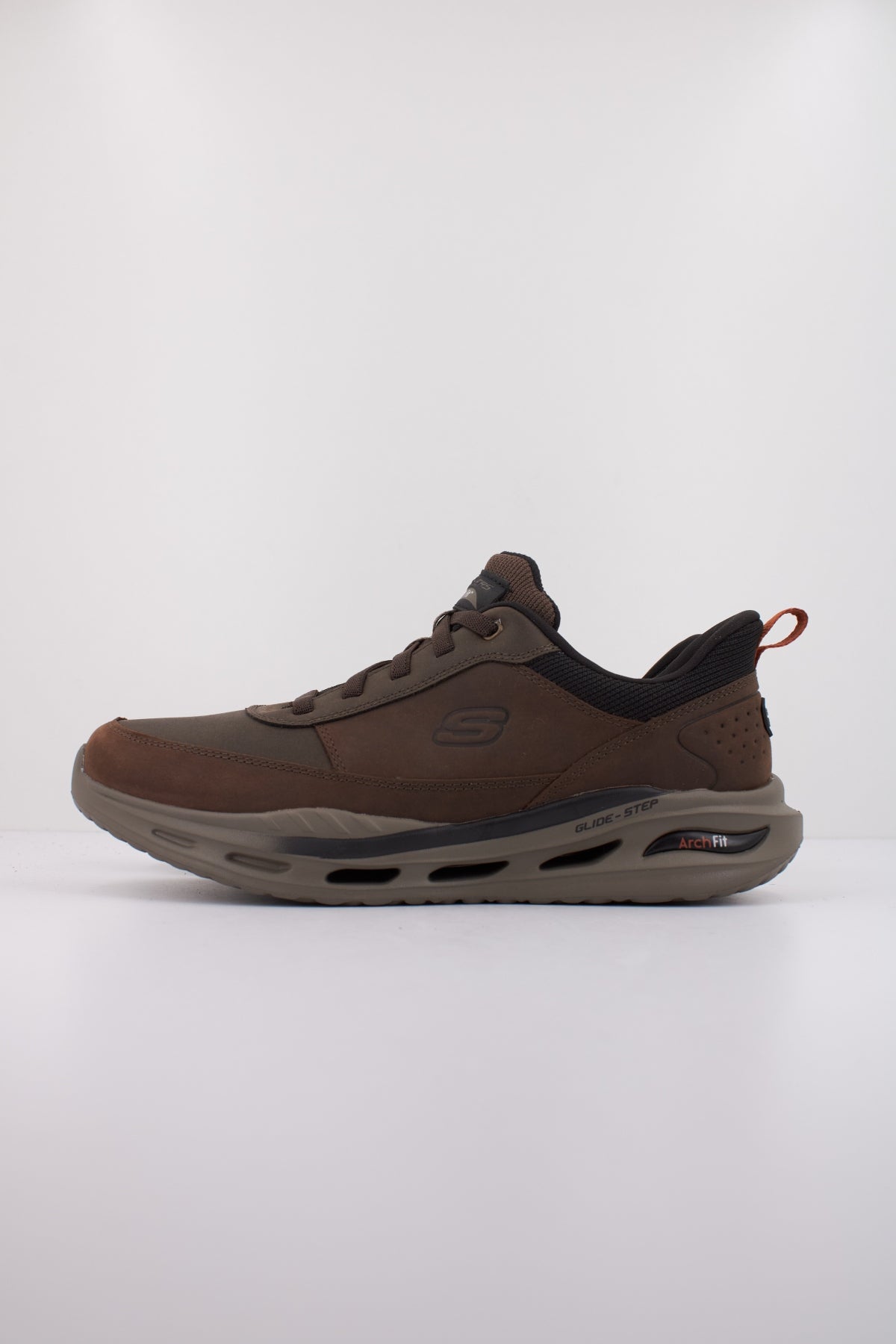 SKECHERS ARCH FIT ORVAN - MOXLEY en color MARRON (1)