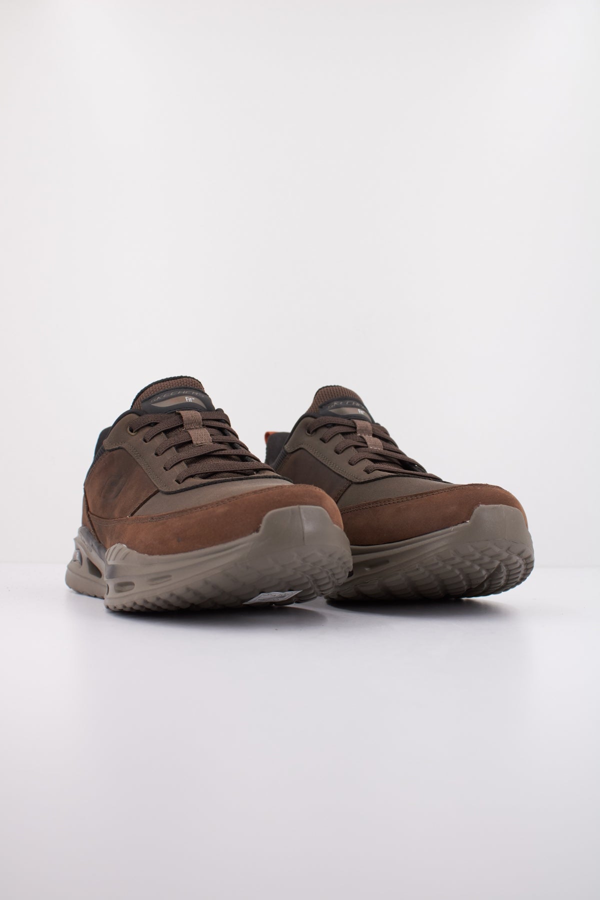 SKECHERS ARCH FIT ORVAN - MOXLEY en color MARRON (2)